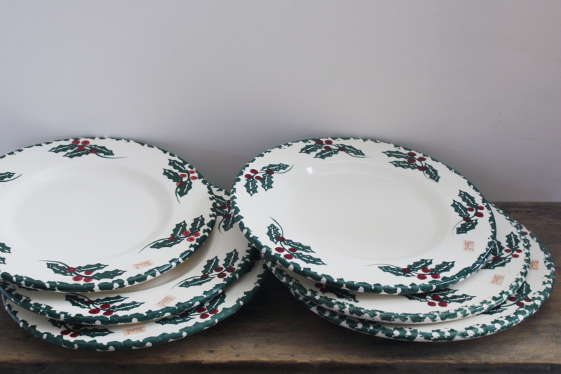 photo of vintage spongeware stoneware Christmas holly dinner plates, Crock Shop California studio pottery #1