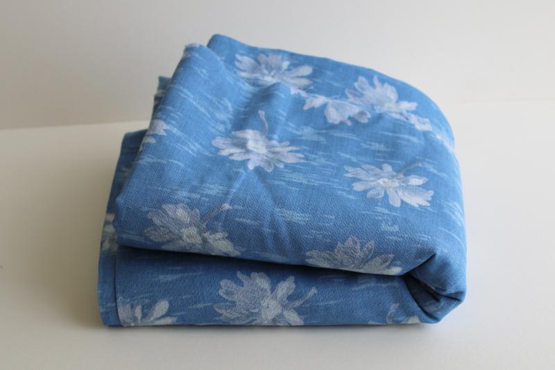 photo of vintage summer weight cotton fabric, Peter Pan print white daisies on shades of blue #5