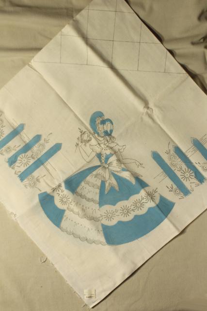 photo of vintage table linens & pillowcases to embroider, stamped for embroidery hand stitching #11