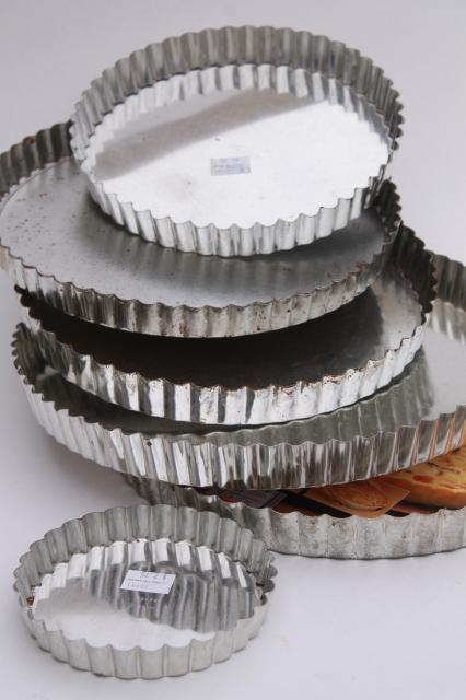 photo of vintage tart or quiche pans in all sizes, fluted pastry tins with removable bottoms #1