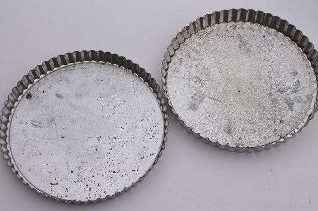 photo of vintage tart or quiche pans in all sizes, fluted pastry tins with removable bottoms #5