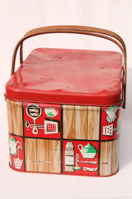 photo of vintage tin picnic basket hamper w/ wood handles, Decoware kitchen ware litho print #7