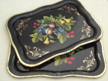 catalog photo of vintage tin trays, set of tole metal trays w/ fruit pattern on black