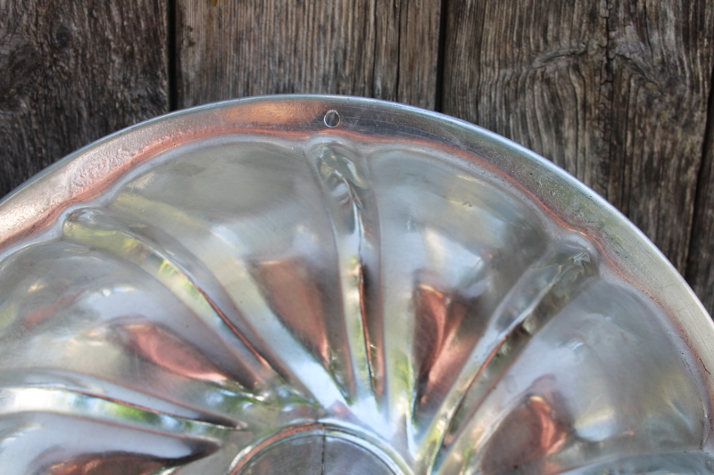 photo of vintage tinned steel food mold, round wreath shape jello mold or bundt pan  #2
