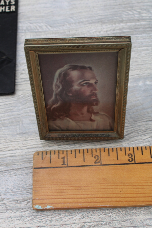 photo of vintage tiny frame Jesus picture & metal plaque Family That Prays Together Stays Together  #4