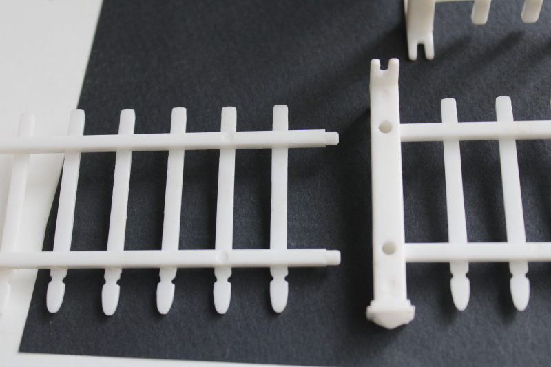 photo of vintage toy plastic miniature white picket fence for putz village, dollhouse, farm toys  #2