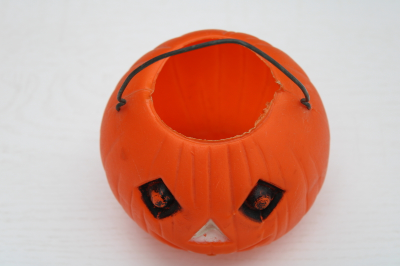 photo of vintage trick or treat pail baby size, Halloween jack o lantern plastic pumpkin w/ wire handle #2