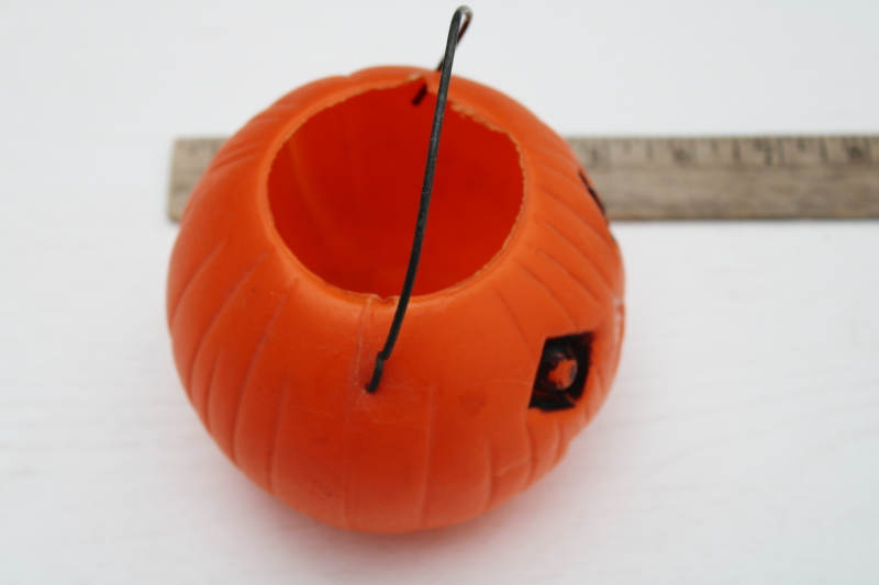 photo of vintage trick or treat pail baby size, Halloween jack o lantern plastic pumpkin w/ wire handle #4