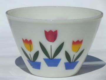 catalog photo of vintage tulip Fire-King ivory glass mixing bowl, large splash proof bowl