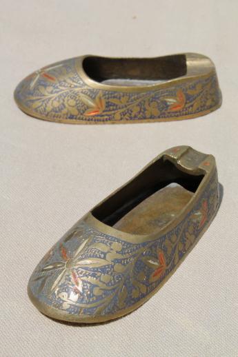 photo of vintage turkish slipper ashtrays, enameled brass pair of shoes ashtray set #1