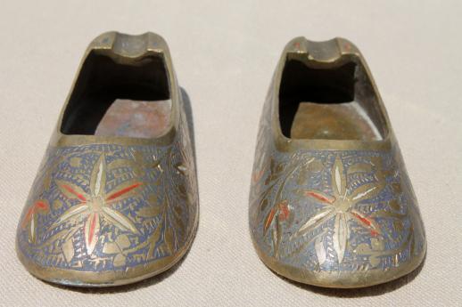 photo of vintage turkish slipper ashtrays, enameled brass pair of shoes ashtray set #2