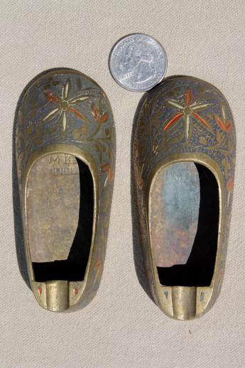 photo of vintage turkish slipper ashtrays, enameled brass pair of shoes ashtray set #5