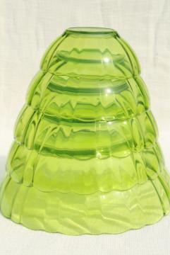 catalog photo of vintage vaseline green glass nesting bowls, mixing bowl nest graduated sizes