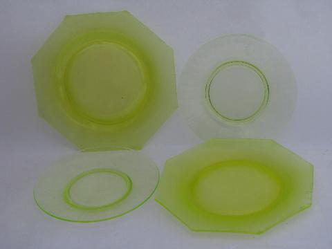 photo of vintage vaseline yellow-green depression glass plates, 1930s art deco #1