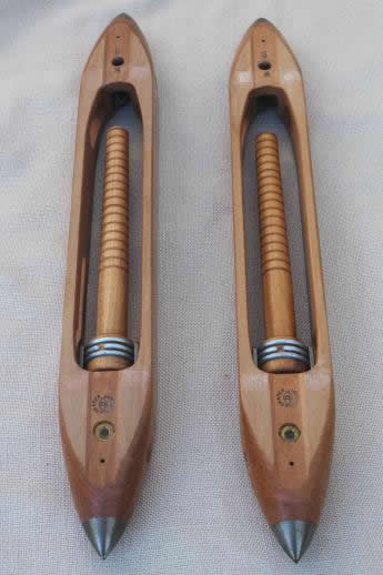 photo of vintage weaving shuttles, Draper Tru-Flight hardwood loom shuttles w/ spindle spools #4