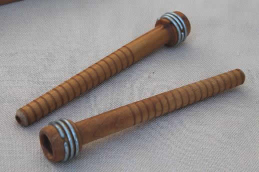 photo of vintage weaving shuttles, Draper Tru-Flight hardwood loom shuttles w/ spindle spools #10