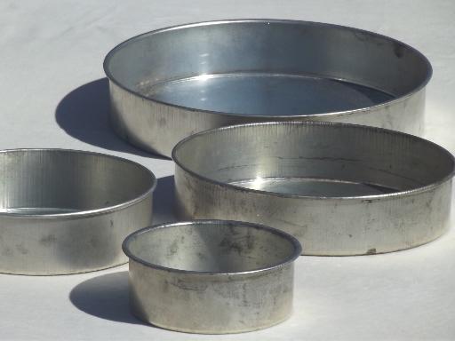 photo of vintage wedding cake pans in original box, round tier tiered pans set #3