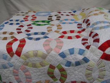 catalog photo of vintage wedding ring quilt, cotton print patchwork blocks, shabby primitive cutter fabric