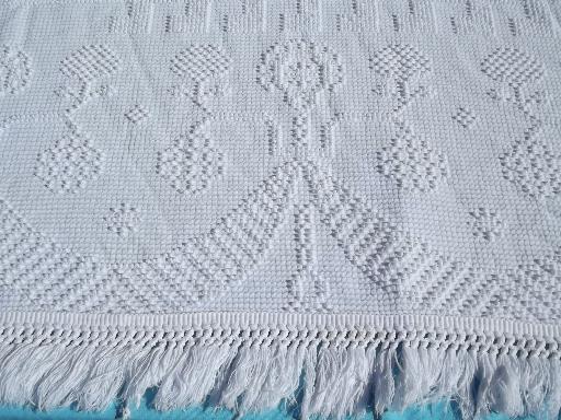 photo of vintage white cotton bedspread lot, 6 spreads chenille, Bates tufted candlewick #5