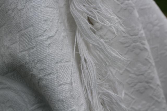 photo of vintage white cotton matelasse texture shawl fringe throw or table cover cloth #4