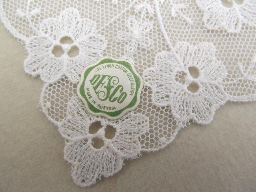 photo of vintage white lace hankies, bride's wedding hankerchiefs w/ lacy hearts #3