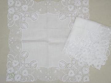 catalog photo of vintage white lace hankies, bride's wedding hankerchiefs w/ lacy hearts