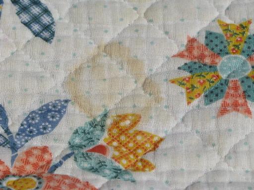 photo of vintage whole cloth quilted cotton bedspread, scallop border album quilt print #7
