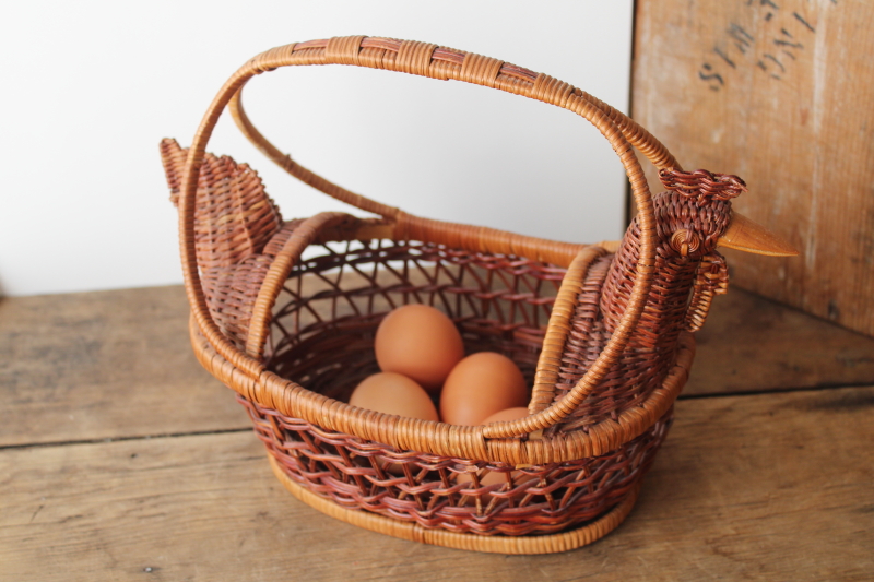 photo of vintage wicker hen basket, chicken shaped egg gathering basket w/ sturdy handle  #1