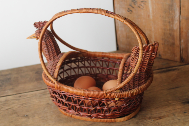 photo of vintage wicker hen basket, chicken shaped egg gathering basket w/ sturdy handle  #3