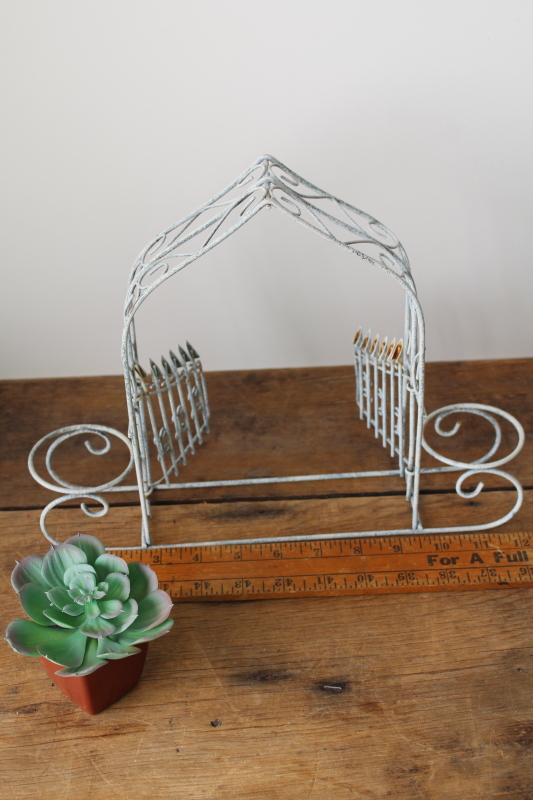 photo of vintage wire work mini garden display, tabletop size arbor to hold small planter pots #3