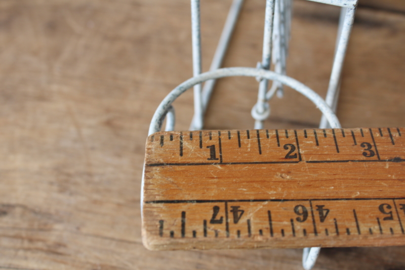 photo of vintage wire work mini garden display, tabletop size arbor to hold small planter pots #4