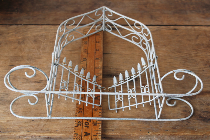 photo of vintage wire work mini garden display, tabletop size arbor to hold small planter pots #5