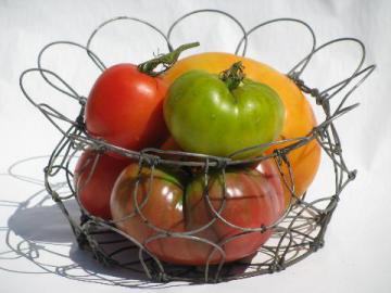 catalog photo of vintage wirework kitchen garden basket, collapsible old wire egg basket