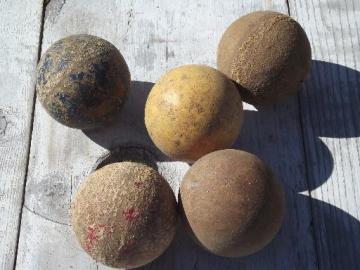 catalog photo of vintage wood croquet balls, wooden croquet ball lot w/ original old paint