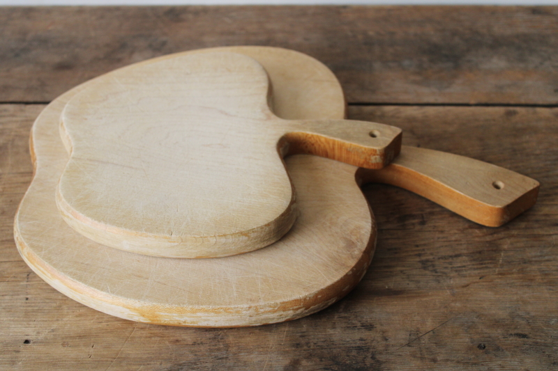 photo of vintage wood cutting boards, large & small apple shaped bread boards french country primitives  #7