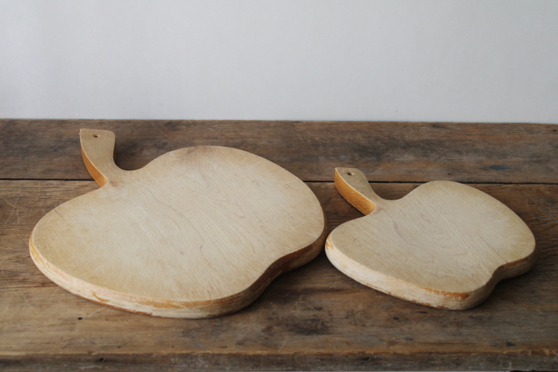 photo of vintage wood cutting boards, large & small apple shaped bread boards french country primitives  #9