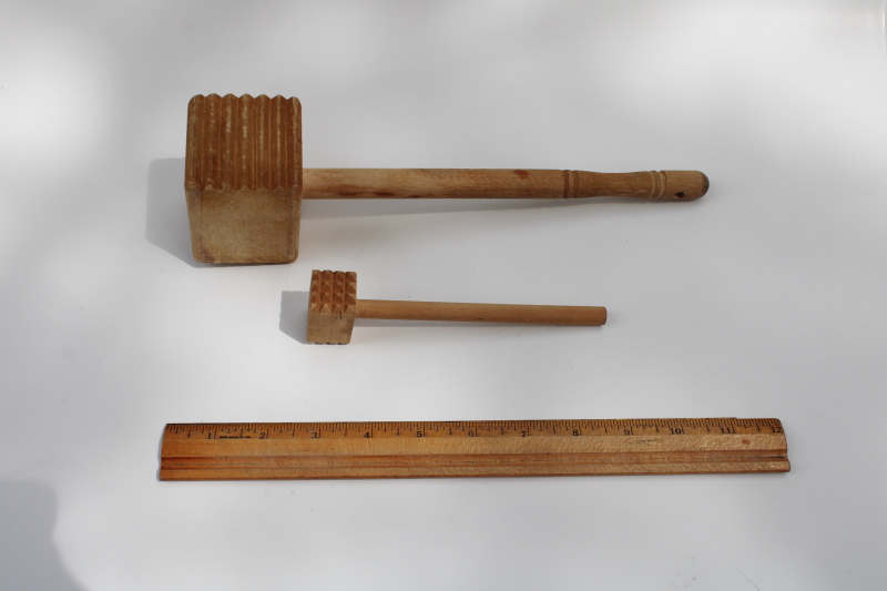 photo of vintage wood kitchen mallets, mommy & me size big & little meat tenderizer hammers #3