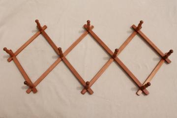 catalog photo of vintage wood peg mug rack, accordion adjustable wall rack for coffee mugs or coat rack