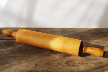 catalog photo of vintage wooden rolling pin, natural wood w/ oiled finish, nice old patina 