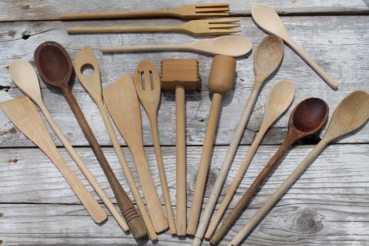 photo of vintage wooden spoons & wood kitchen utensils, old kitchen woodenware lot #1