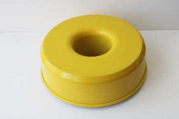 catalog photo of vintage yellow / white enamel metal bundt tube cake pan or ring mold