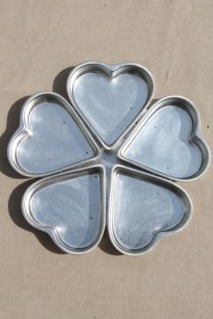 catalog photo of wheel of hearts baking pan, small heart shaped tin molds joined in a circle