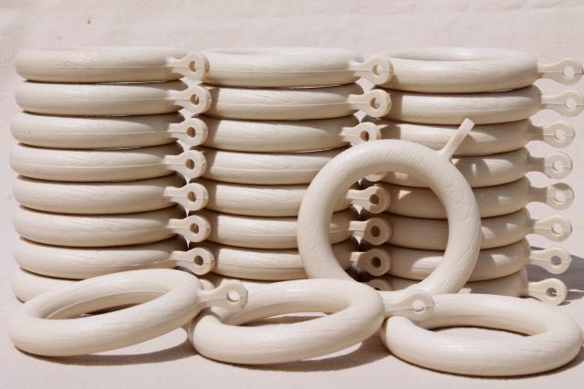 photo of white wood grain plastic curtain hanging rings, big groovy vintage drapery hardware #1