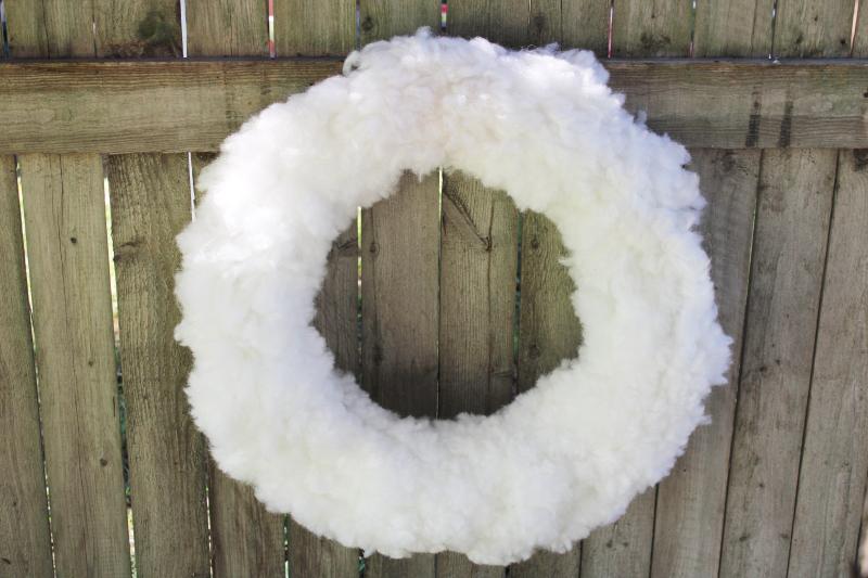 photo of winter white fluffy macrame wreath, mid century mod vintage minimalist holiday decor #1