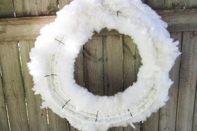 photo of winter white fluffy macrame wreath, mid century mod vintage minimalist holiday decor #4