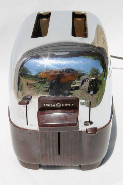 photo of working 1950s vintage GE two slice toaster, brown bakelite & shiny silver chrome #8