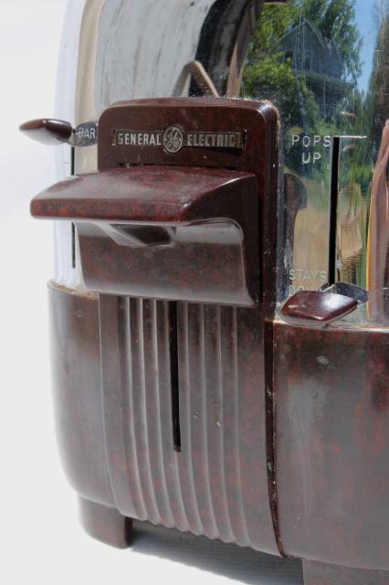 photo of working 1950s vintage GE two slice toaster, brown bakelite & shiny silver chrome #12