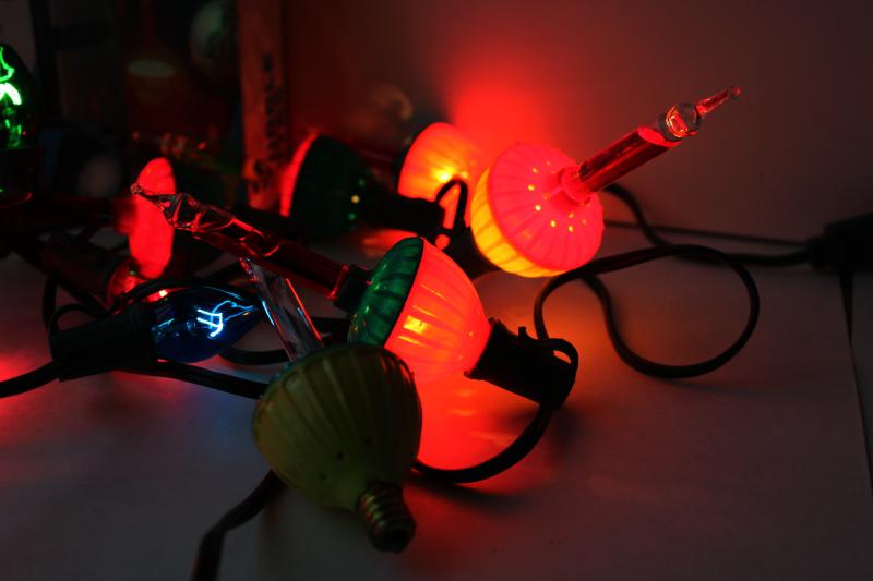 photo of working NOMA replacement Christmas light bulbs in boxes, C7 large bubble lights #2