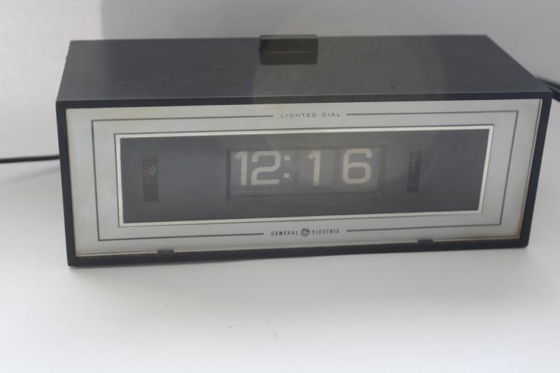 photo of working vintage GE electric flip digit alarm clock lighted dial numbers #2