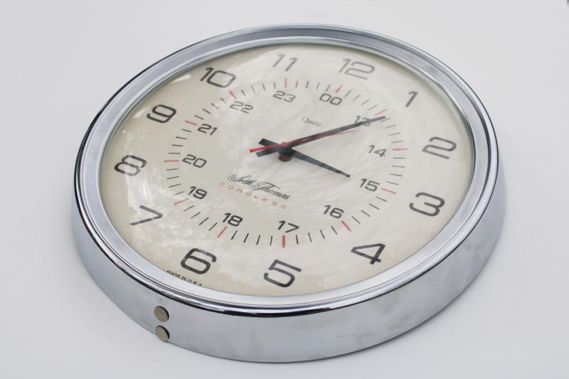 photo of working vintage industrial wall clock, Seth Thomas Quartz Manager retro chrome clock, made in USA #9